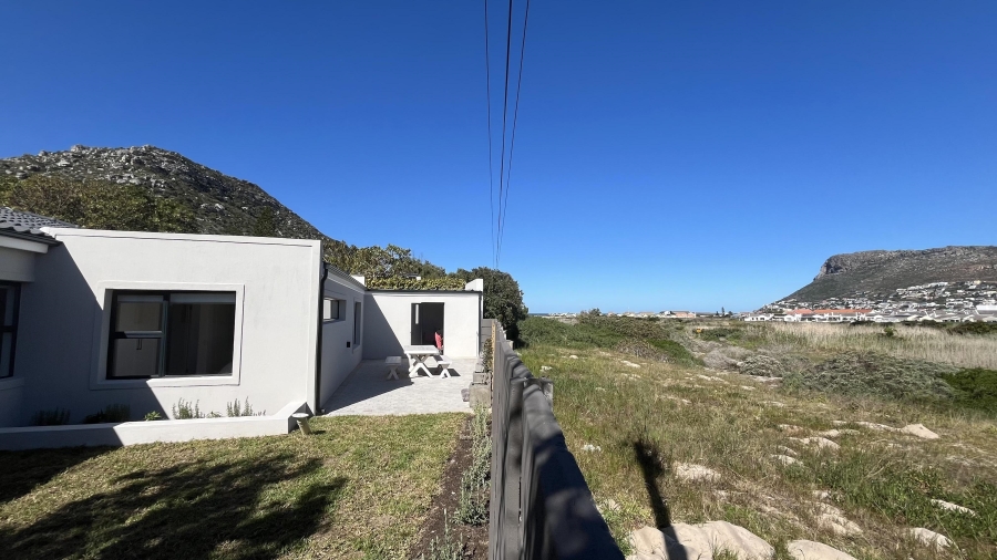 5 Bedroom Property for Sale in Clovelly Western Cape